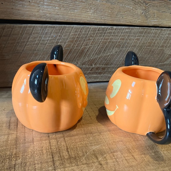 Set of large Disney Mickey Mouse pumpkin jack-o-lantern mugs, NEW - Picture 5 of 6